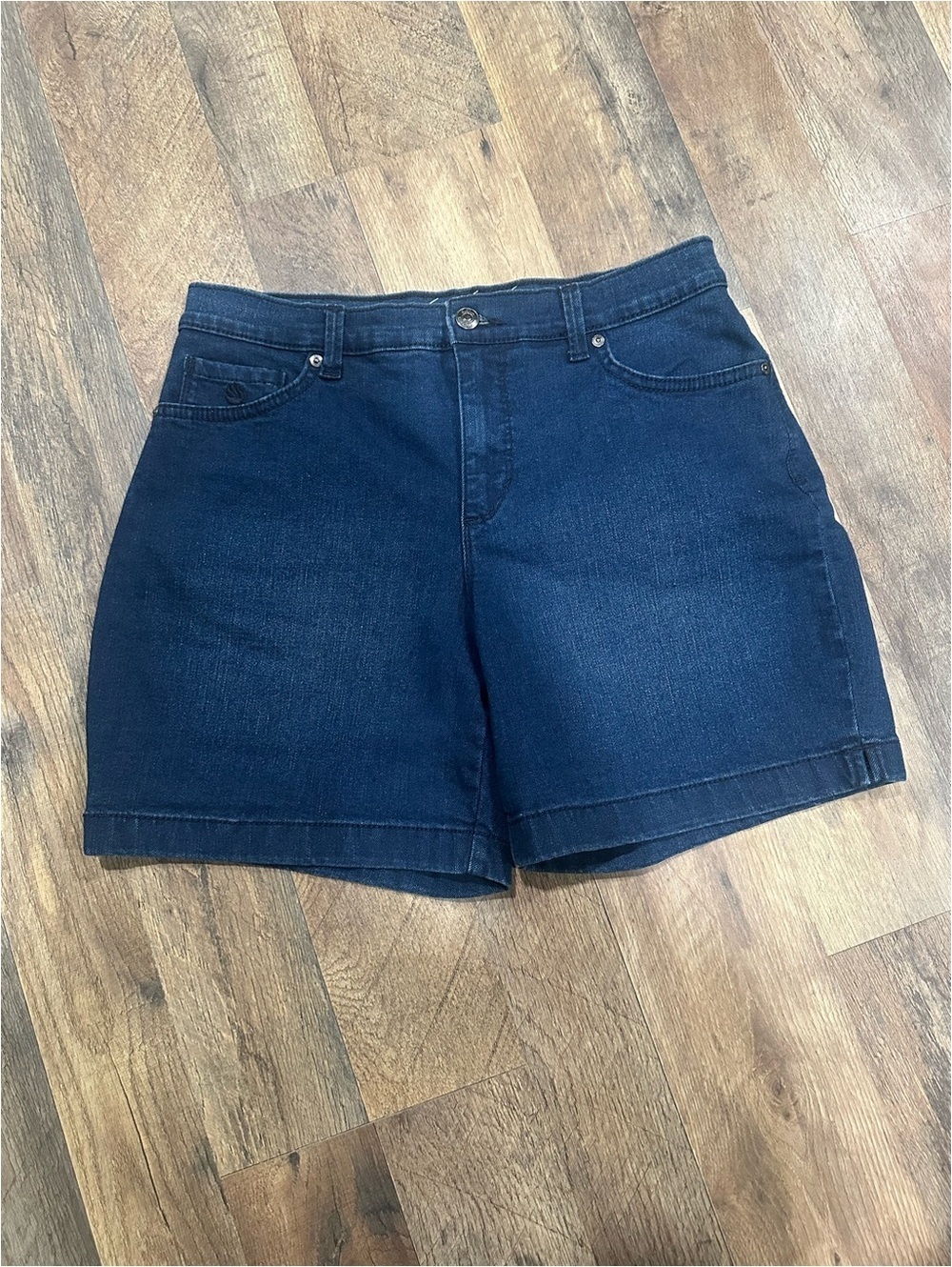 Highwaisted Women's Dark Blue Denim Shorts